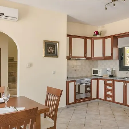 Georgia By Select فيلة *